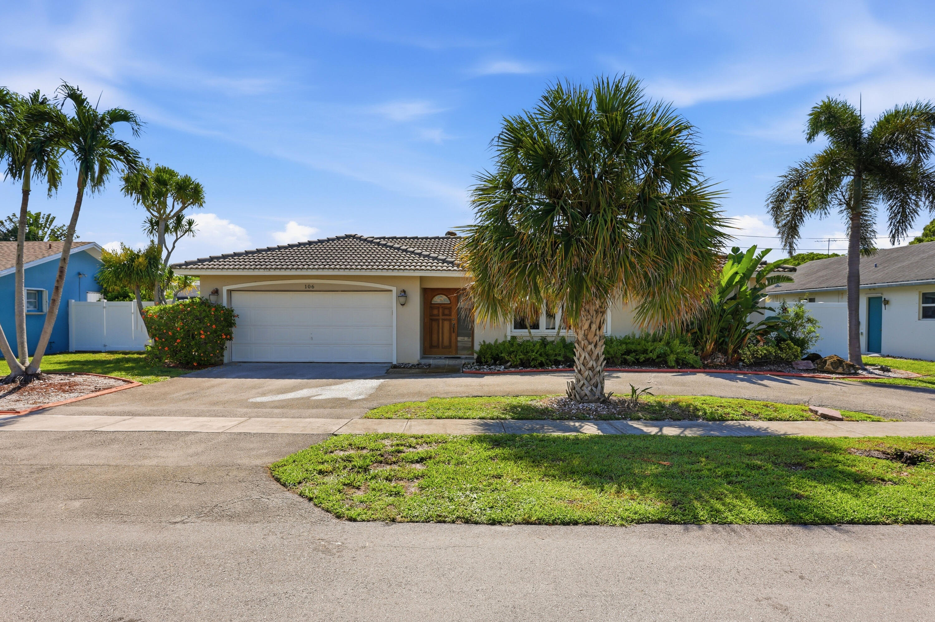 UNIVERSITY PARK COUNTRY CLUB ESTATES - Residential