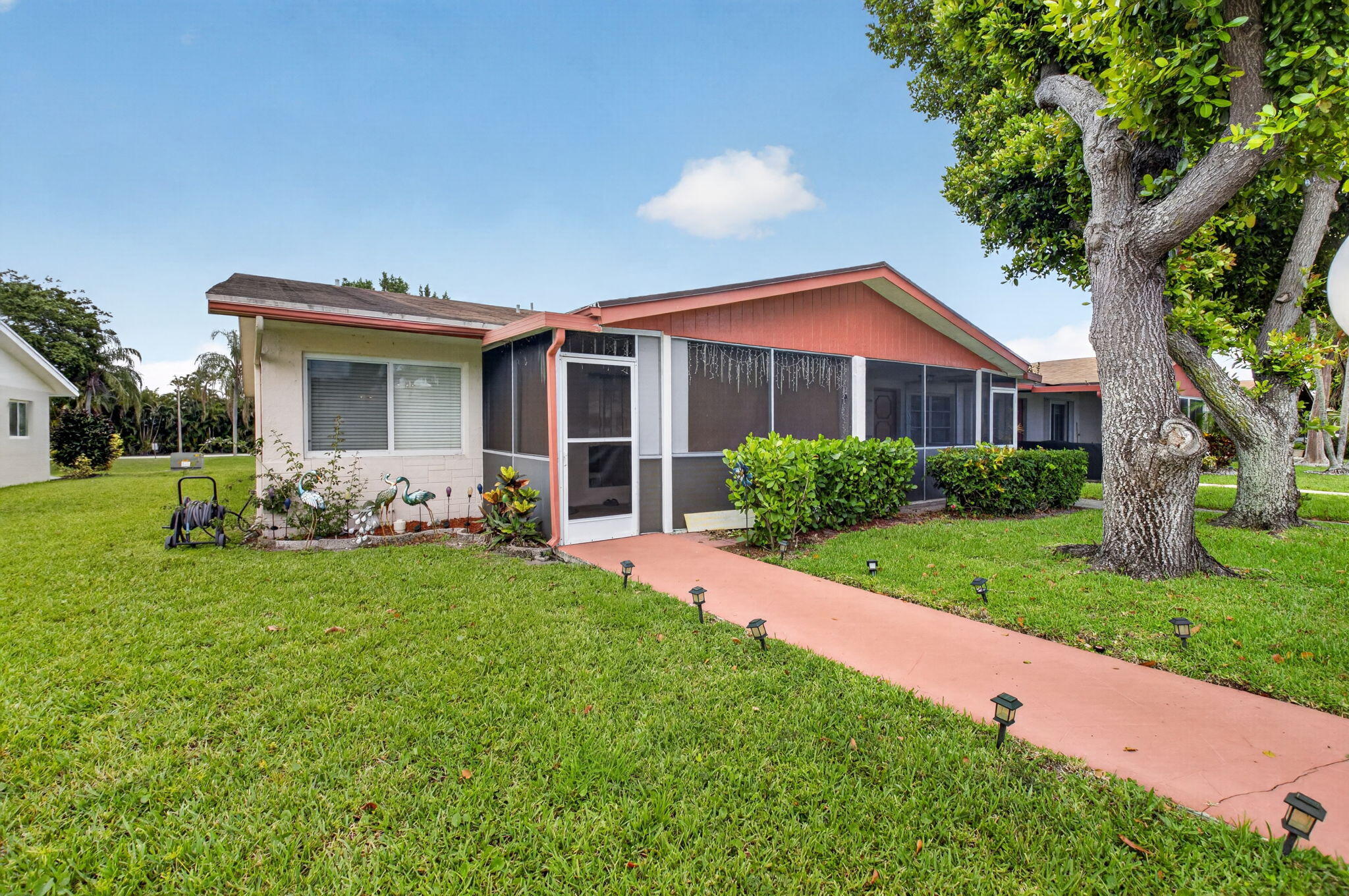 DELRAY VILLAS 1 - Residential