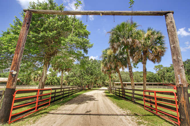 LOXAHATCHEE GROVES - Land