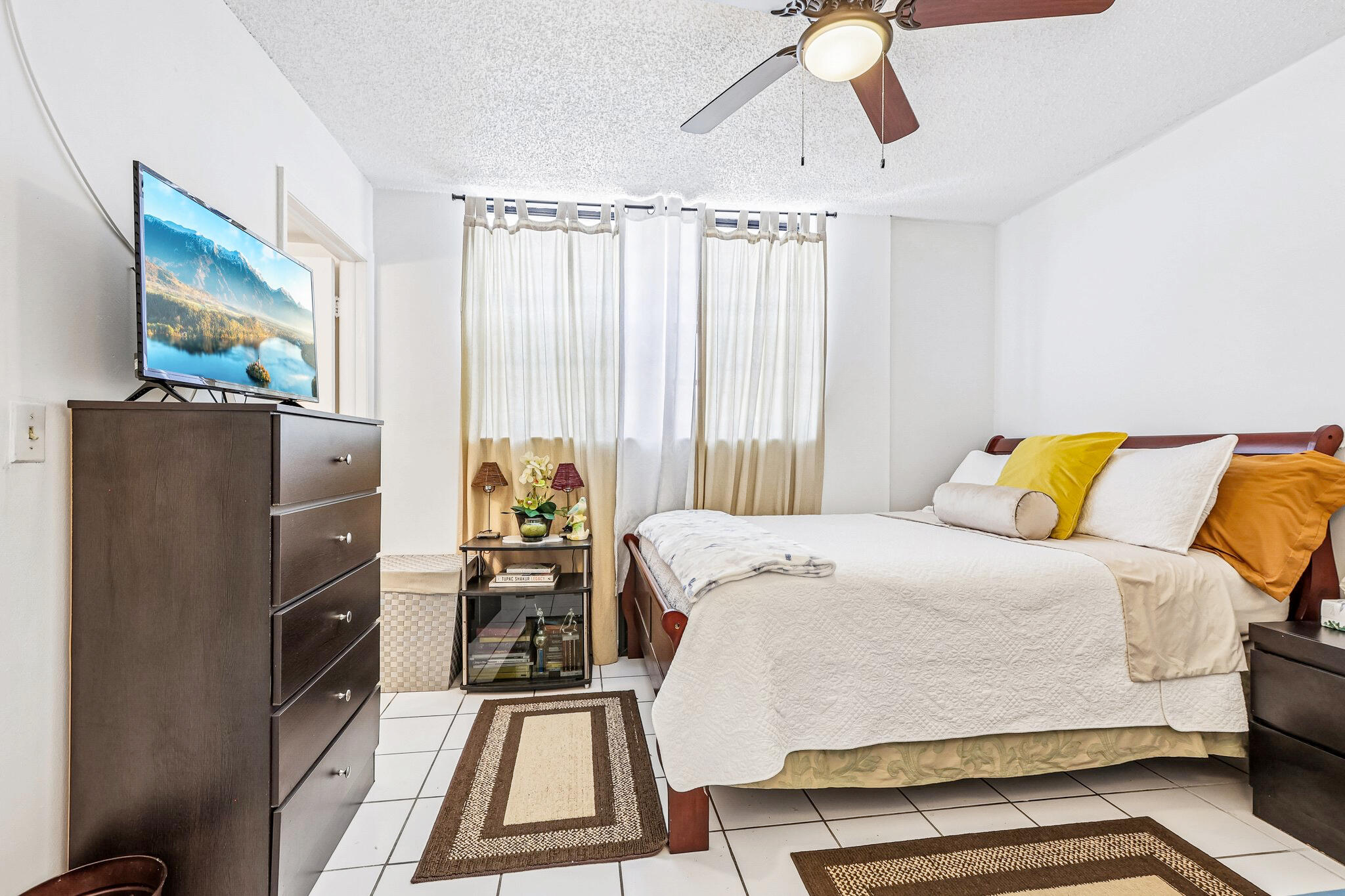 INDIAN CREEK TOWER CONDO - Residential