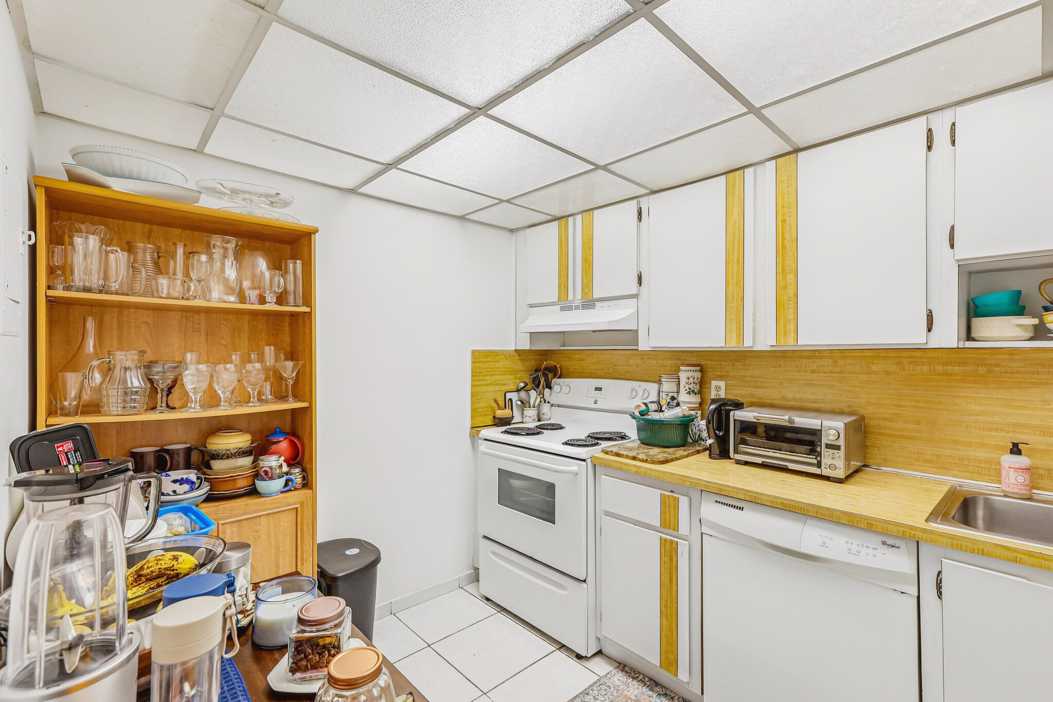 INDIAN CREEK TOWER CONDO - Residential