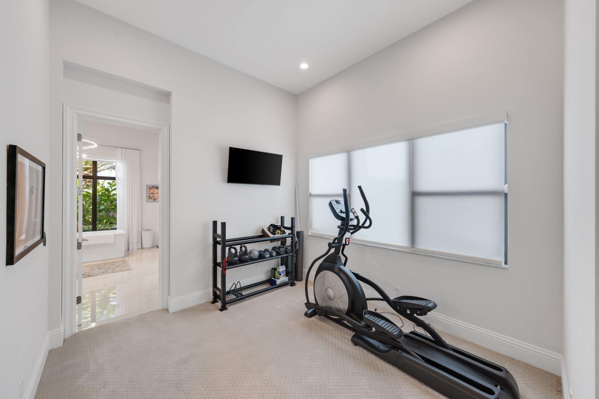 ROYAL PALM POLO - Residential