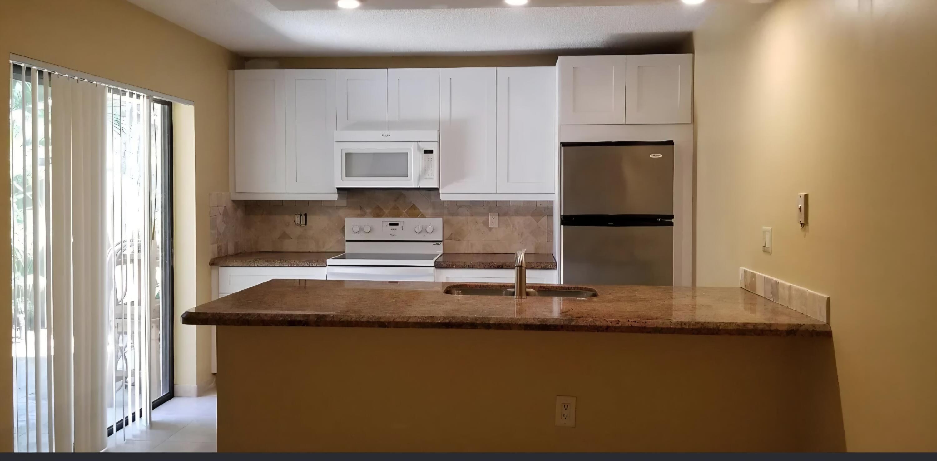 RIVER - Residential Lease