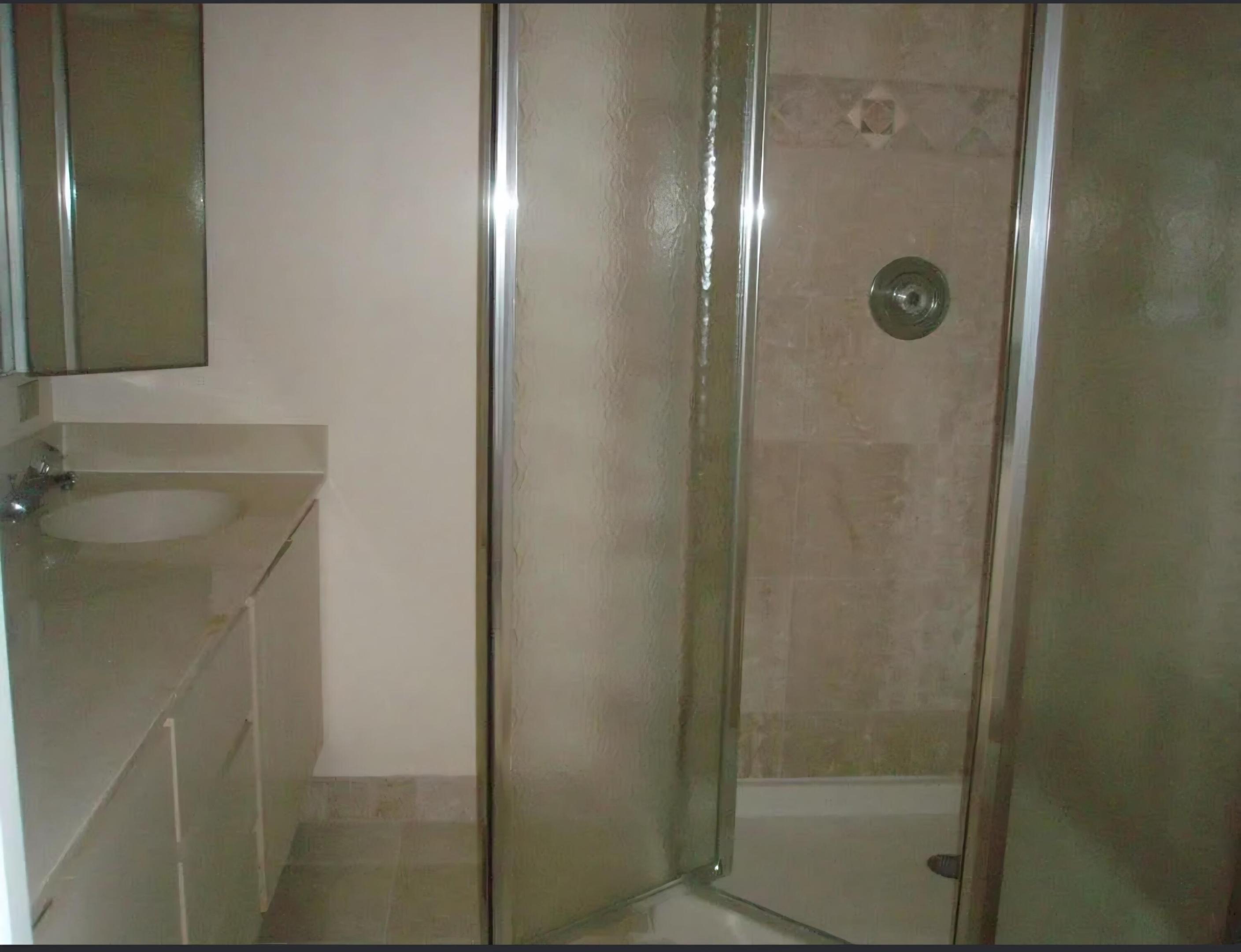 RIVER - Residential Lease