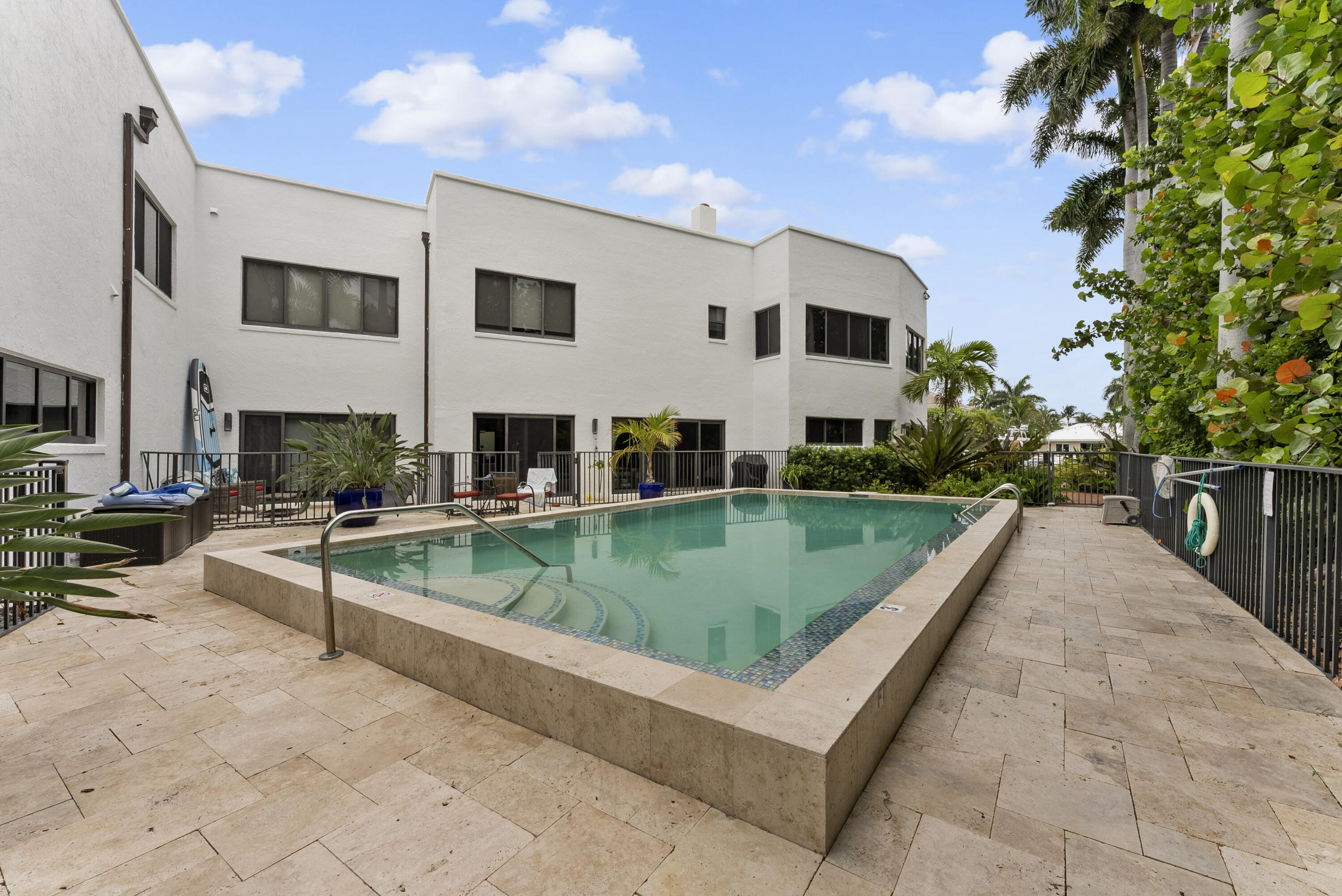 BEL LIDO - Residential Lease