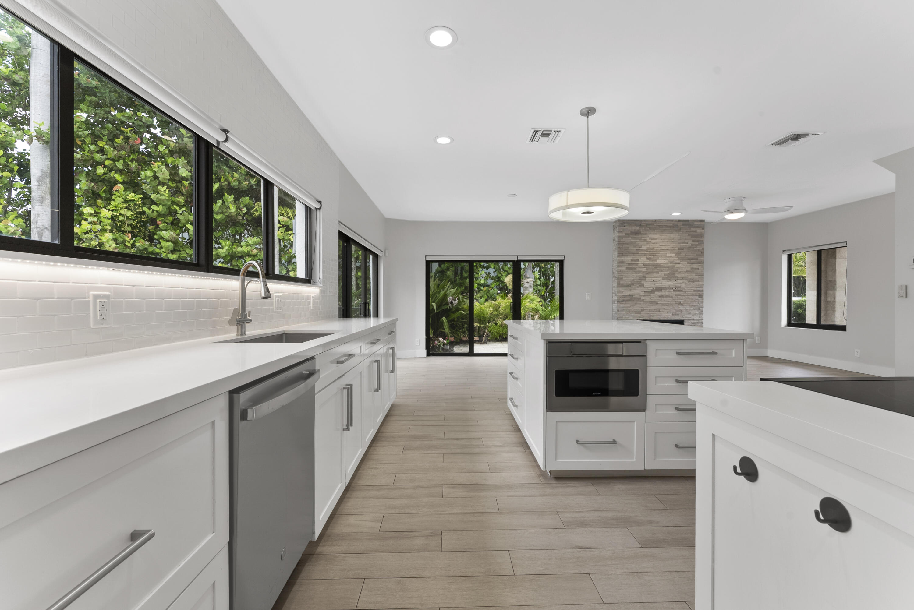 BEL LIDO - Residential Lease