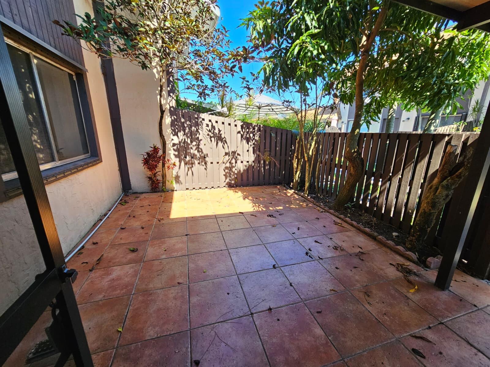 QUAIL HOLLOW CONDO - Residential