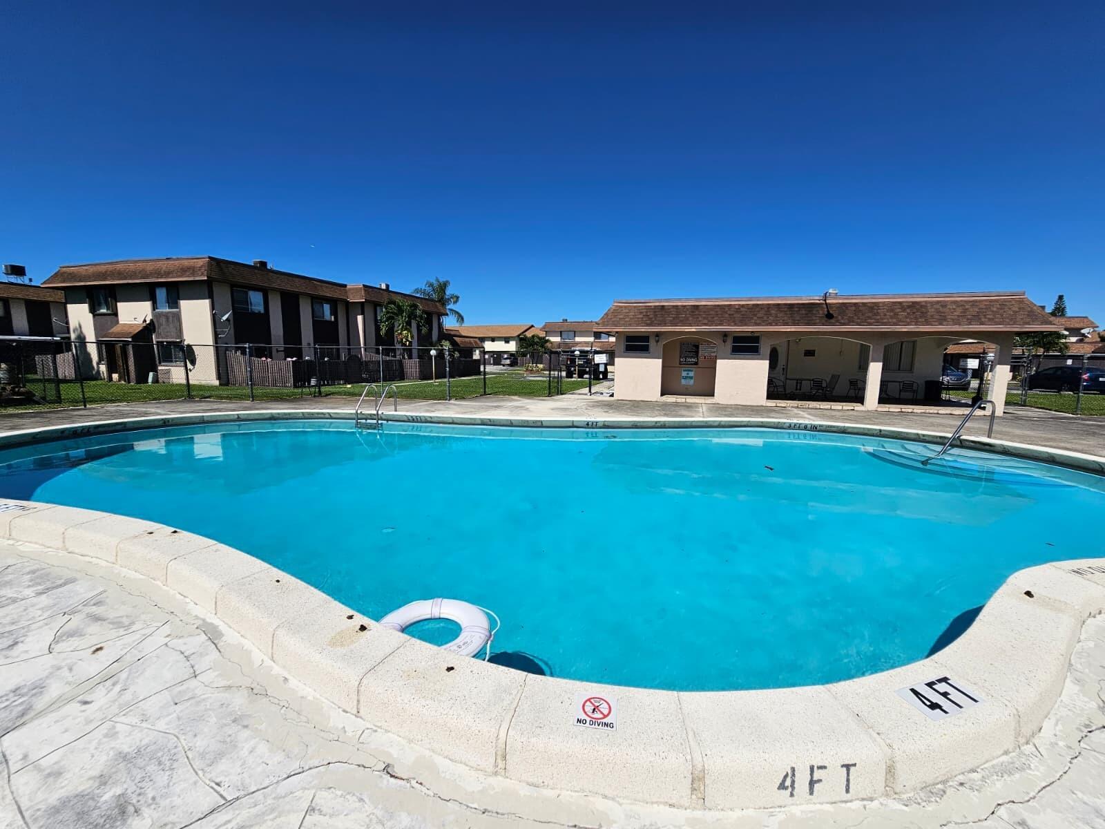 QUAIL HOLLOW CONDO - Residential