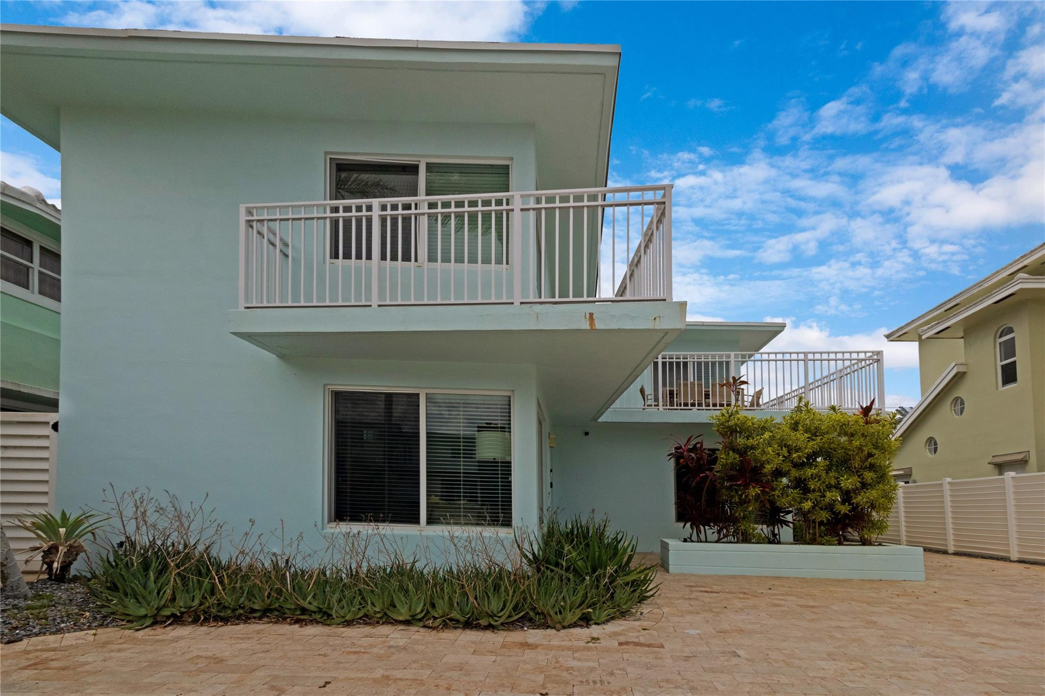LAS OLAS BY THE SEA EXT - Residential