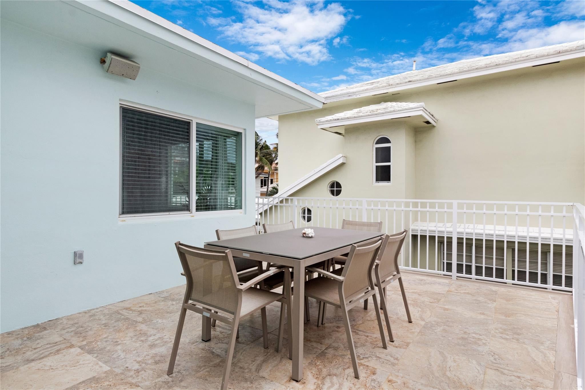 LAS OLAS BY THE SEA EXT - Residential