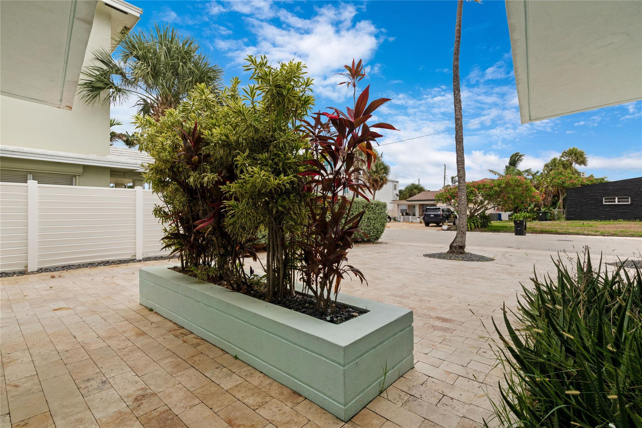 LAS OLAS BY THE SEA EXT - Residential