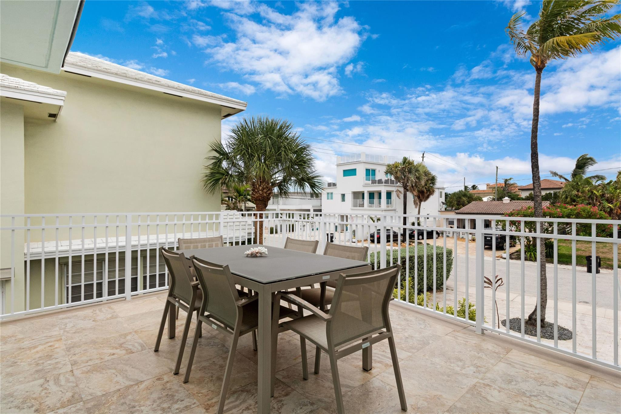 LAS OLAS BY THE SEA EXT - Residential