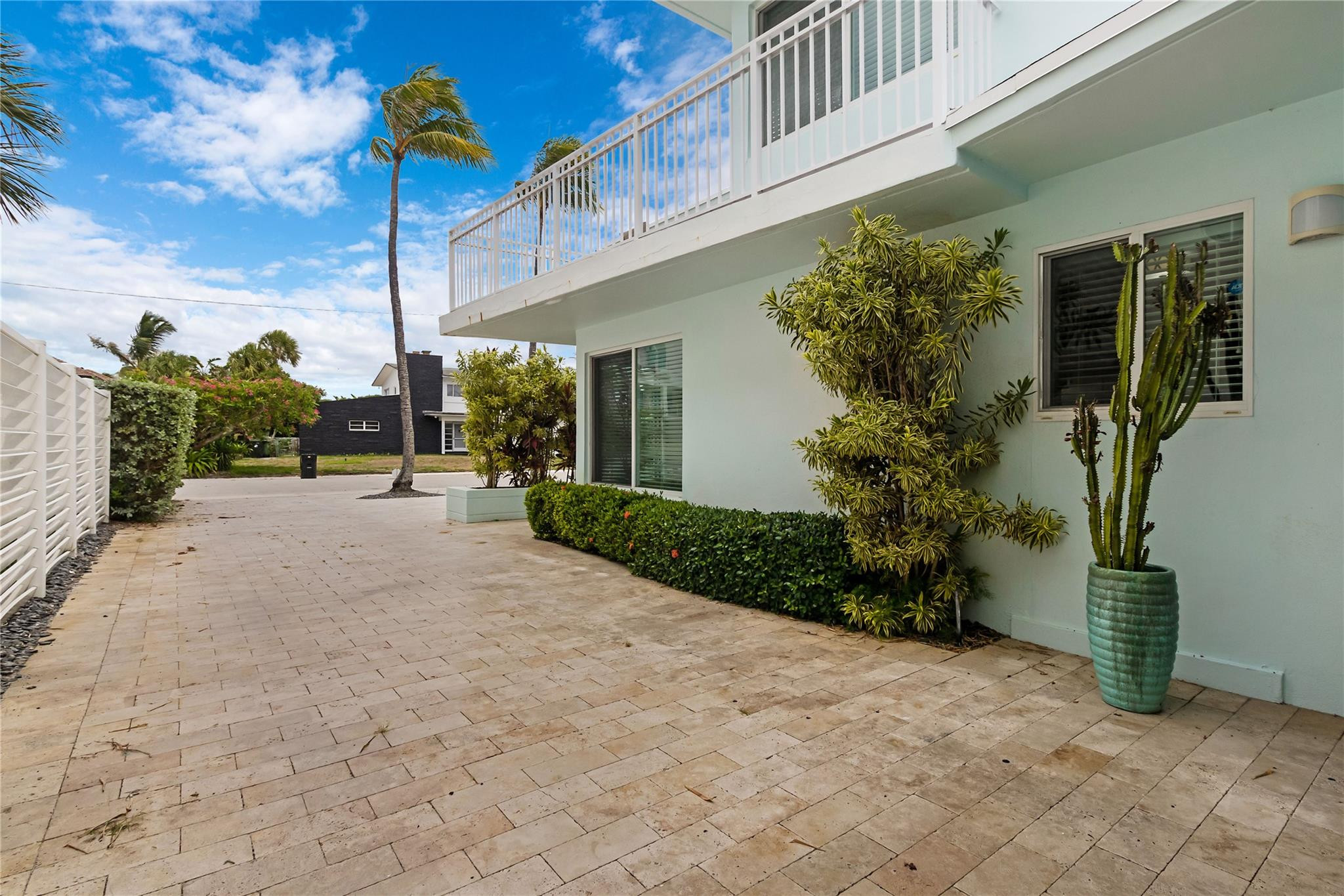 LAS OLAS BY THE SEA EXT - Residential