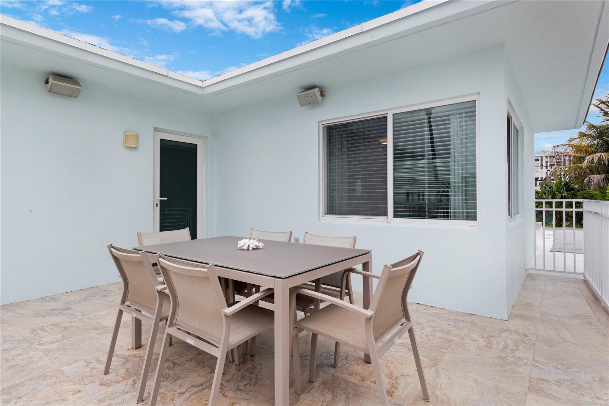 LAS OLAS BY THE SEA EXT - Residential