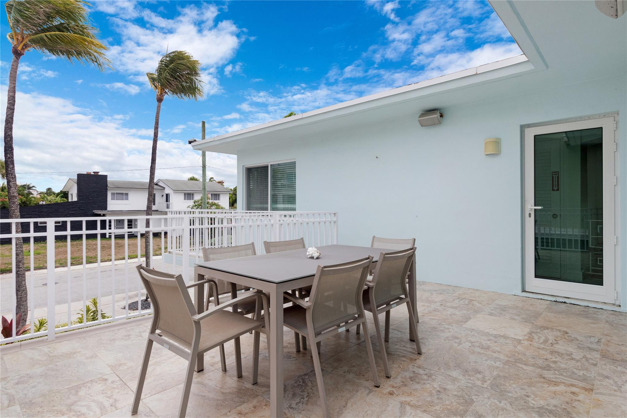 LAS OLAS BY THE SEA EXT - Residential