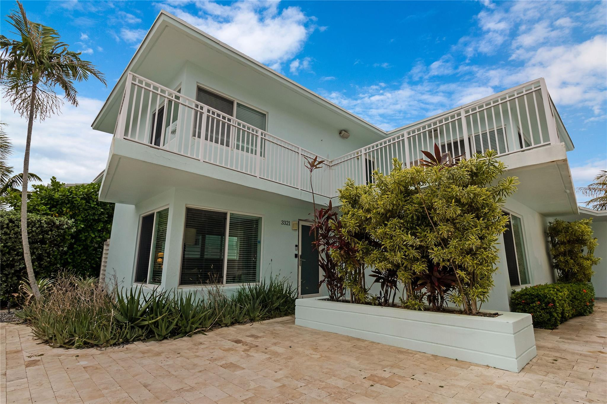 LAS OLAS BY THE SEA EXT - Residential
