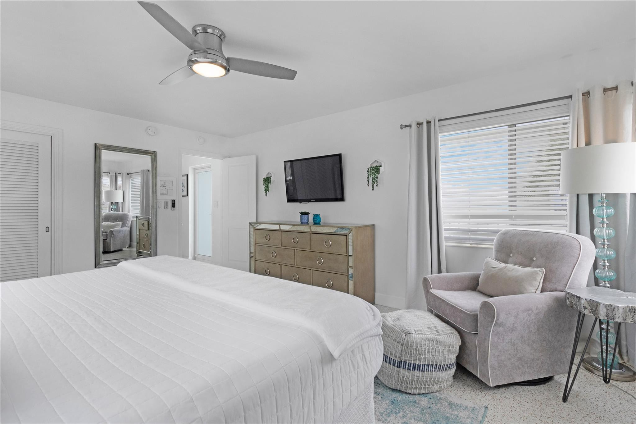 LAS OLAS BY THE SEA EXT - Residential