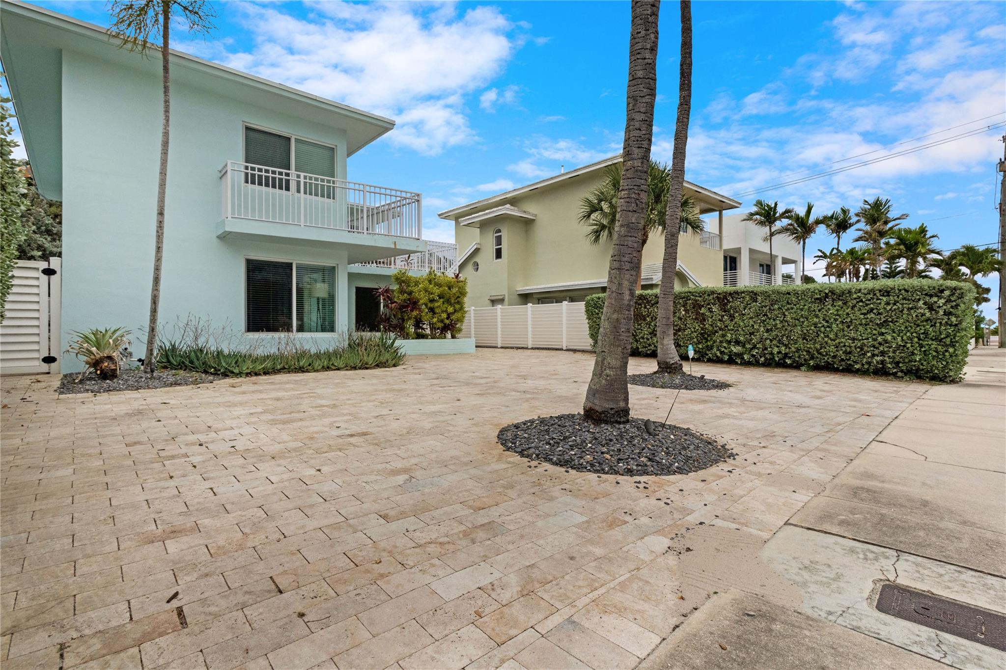 LAS OLAS BY THE SEA EXT - Residential