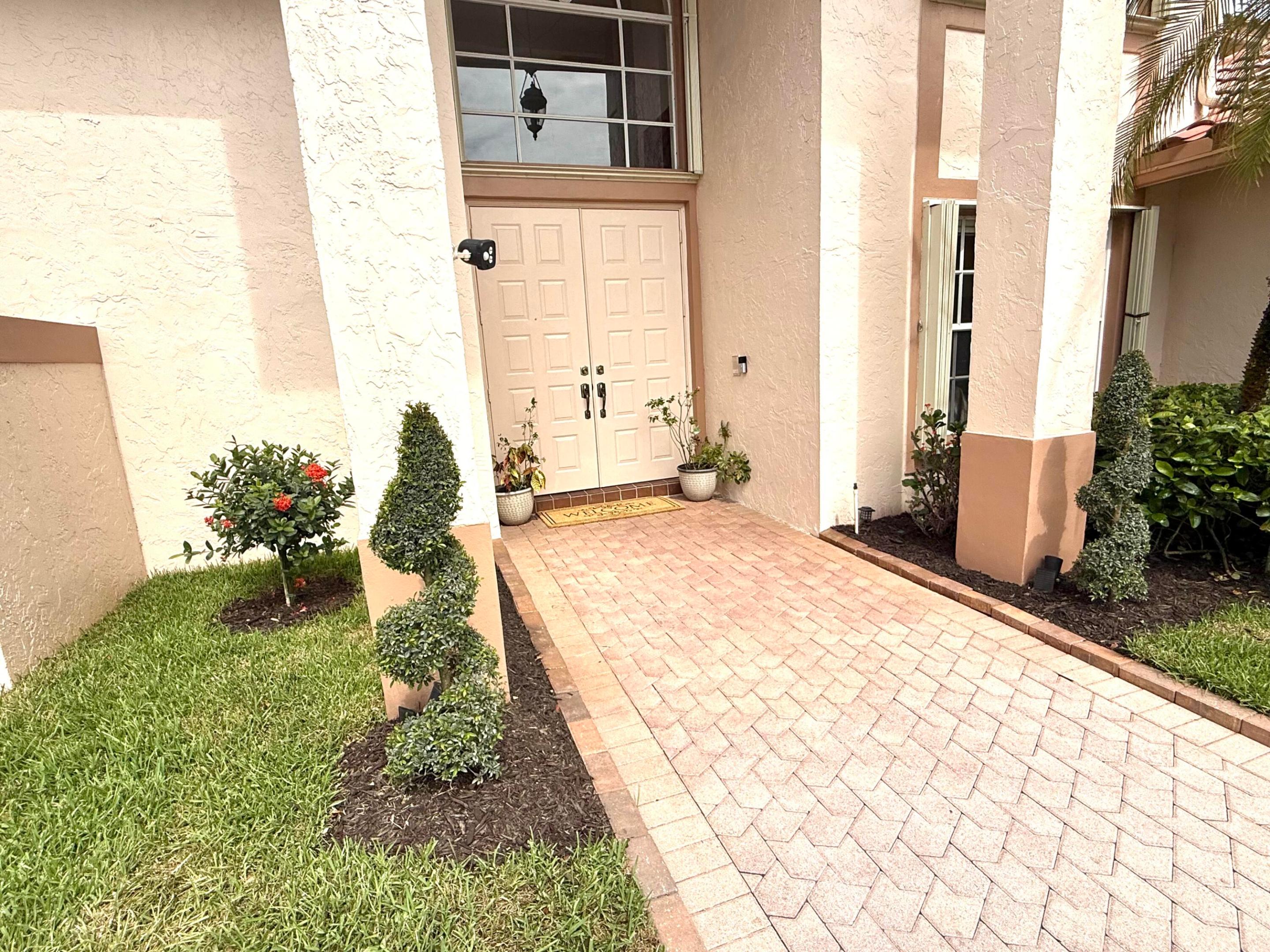 BOYNTON WATERS - Residential