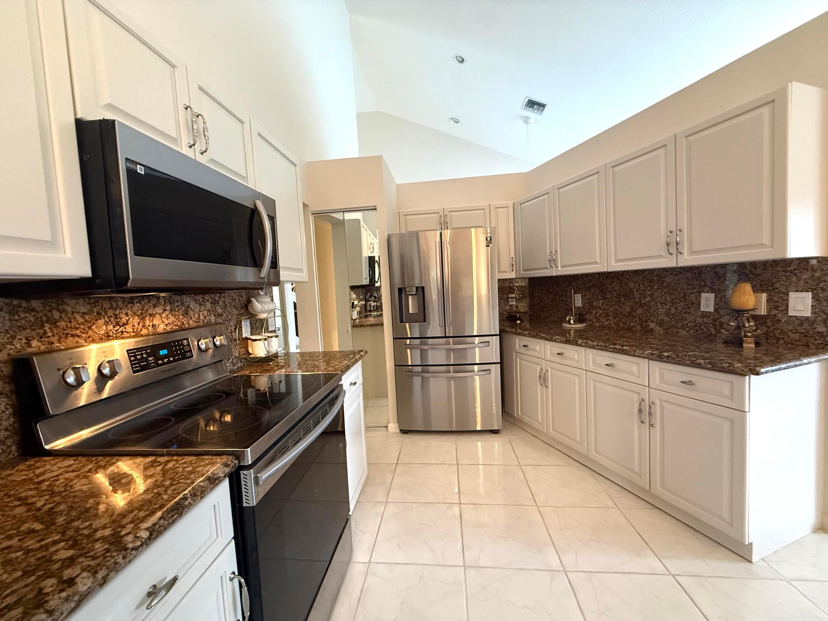 BOYNTON WATERS - Residential