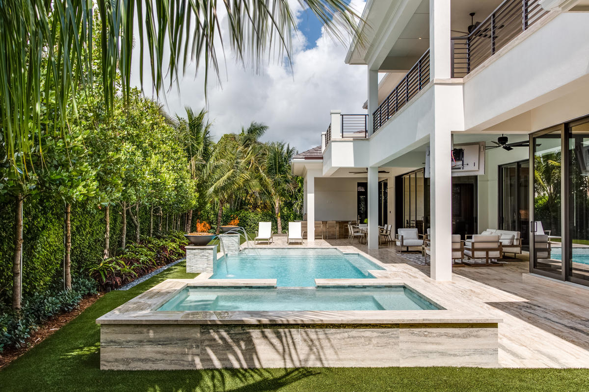 ROYAL PALM YACHT & COUNTRY CLUB - Residential