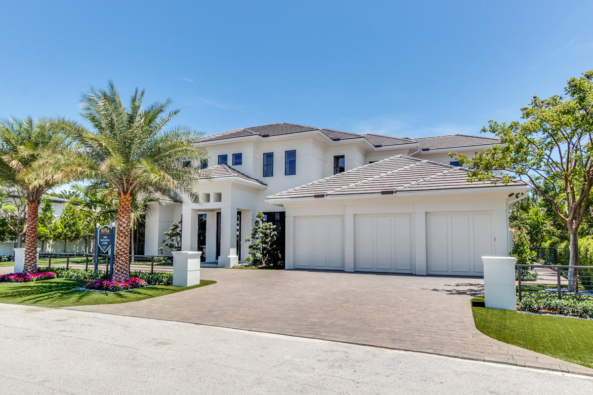 ROYAL PALM YACHT & COUNTRY CLUB - Residential
