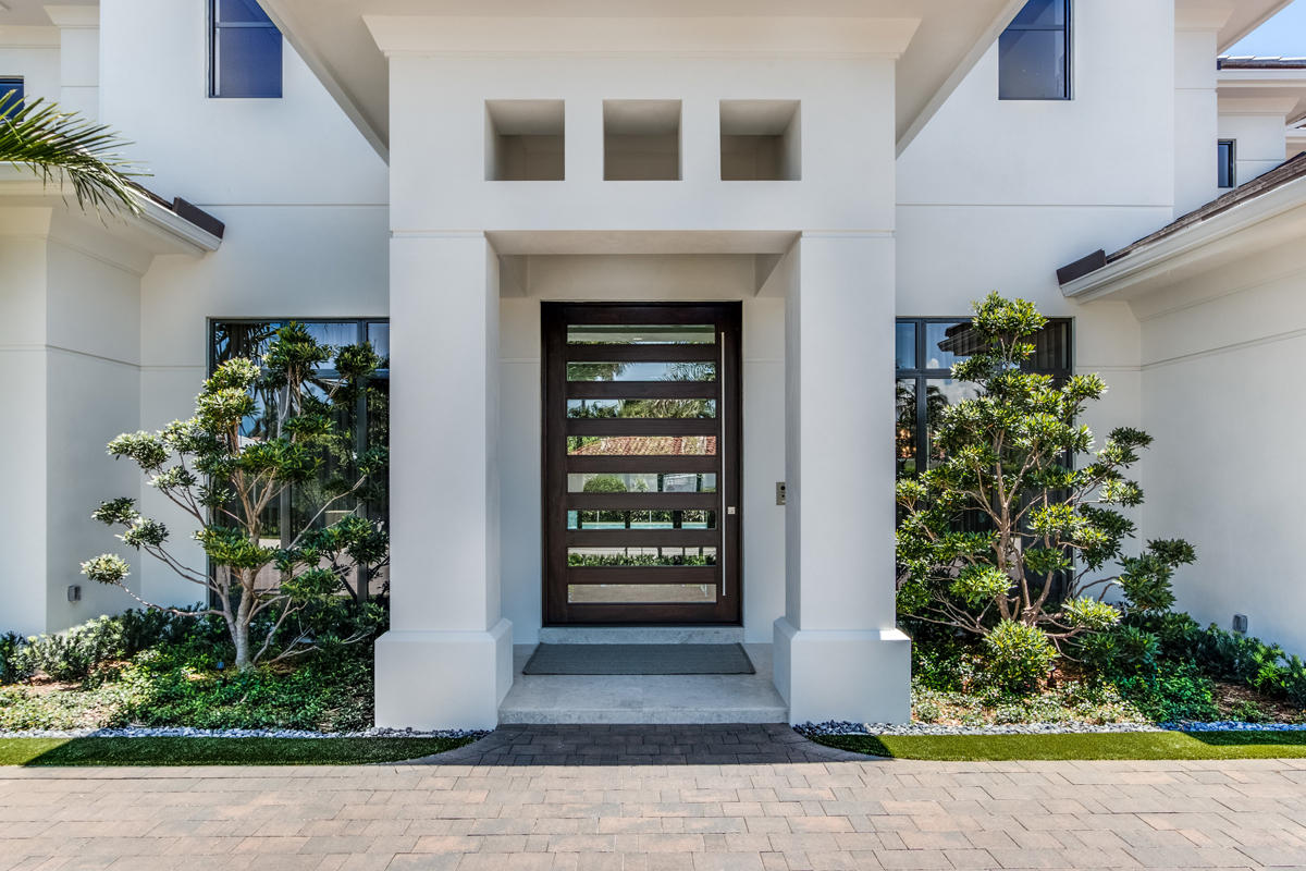 ROYAL PALM YACHT & COUNTRY CLUB - Residential