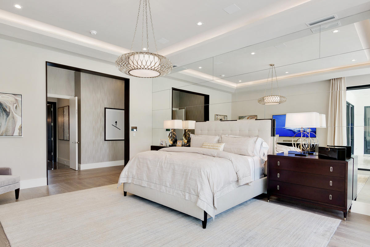 ROYAL PALM YACHT & COUNTRY CLUB - Residential