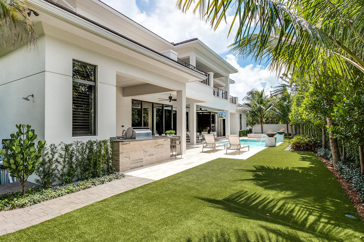 ROYAL PALM YACHT & COUNTRY CLUB - Residential