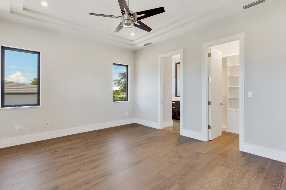 ROYAL PALM YACHT & COUNTRY CLUB - Residential