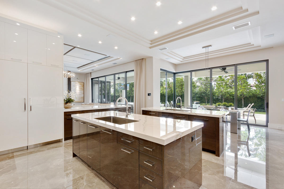 ROYAL PALM YACHT & COUNTRY CLUB - Residential