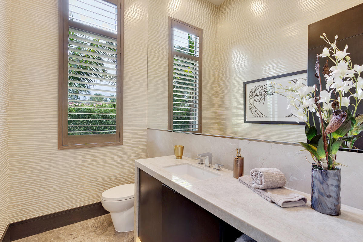 ROYAL PALM YACHT & COUNTRY CLUB - Residential
