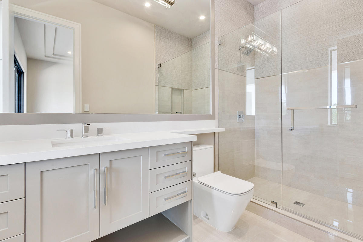 ROYAL PALM YACHT & COUNTRY CLUB - Residential