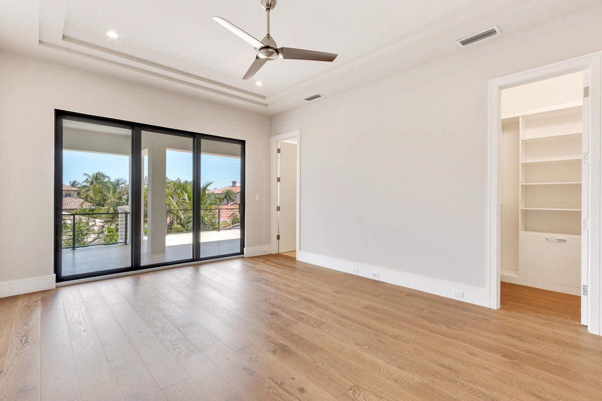 ROYAL PALM YACHT & COUNTRY CLUB - Residential