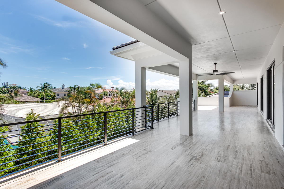 ROYAL PALM YACHT & COUNTRY CLUB - Residential