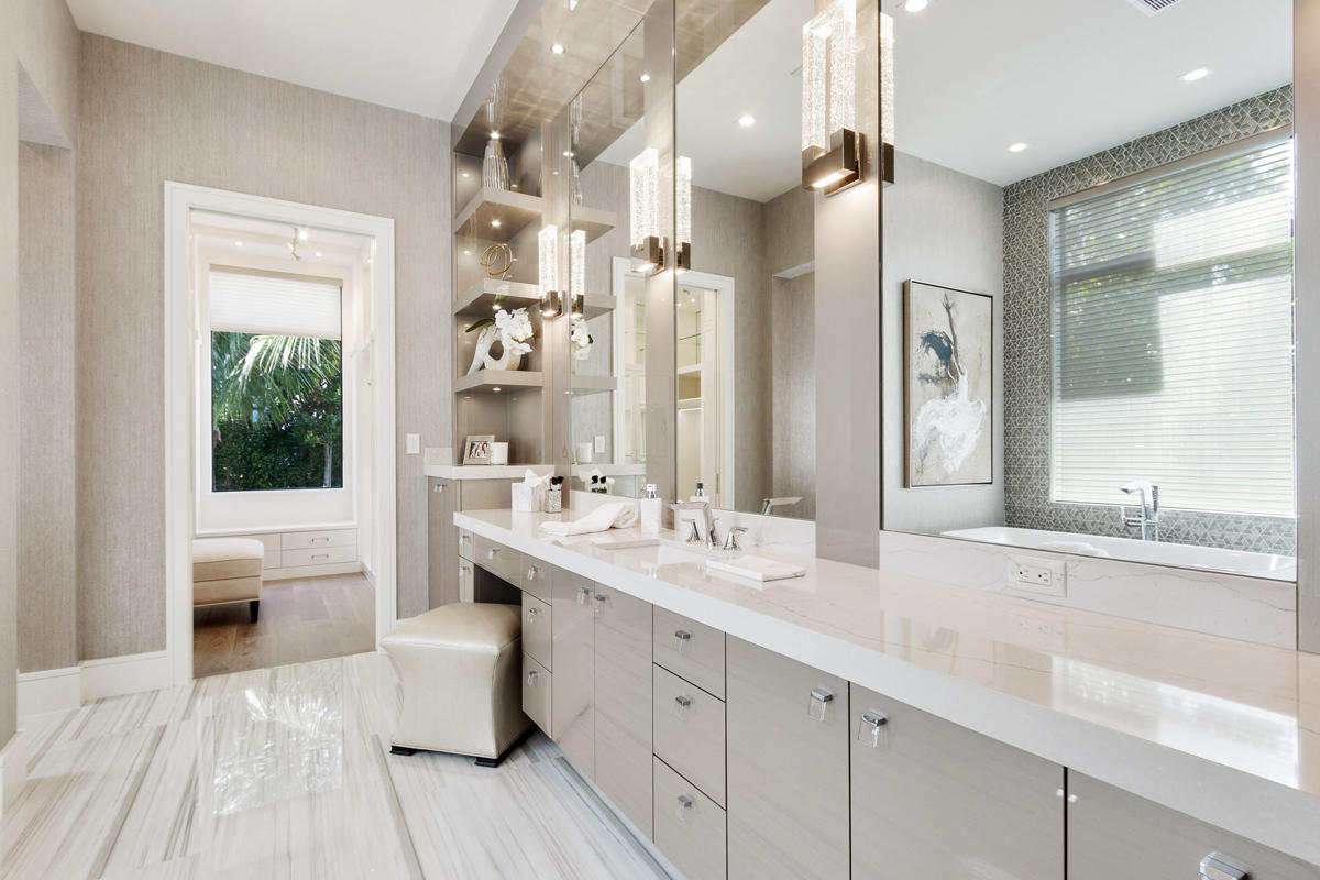 ROYAL PALM YACHT & COUNTRY CLUB - Residential
