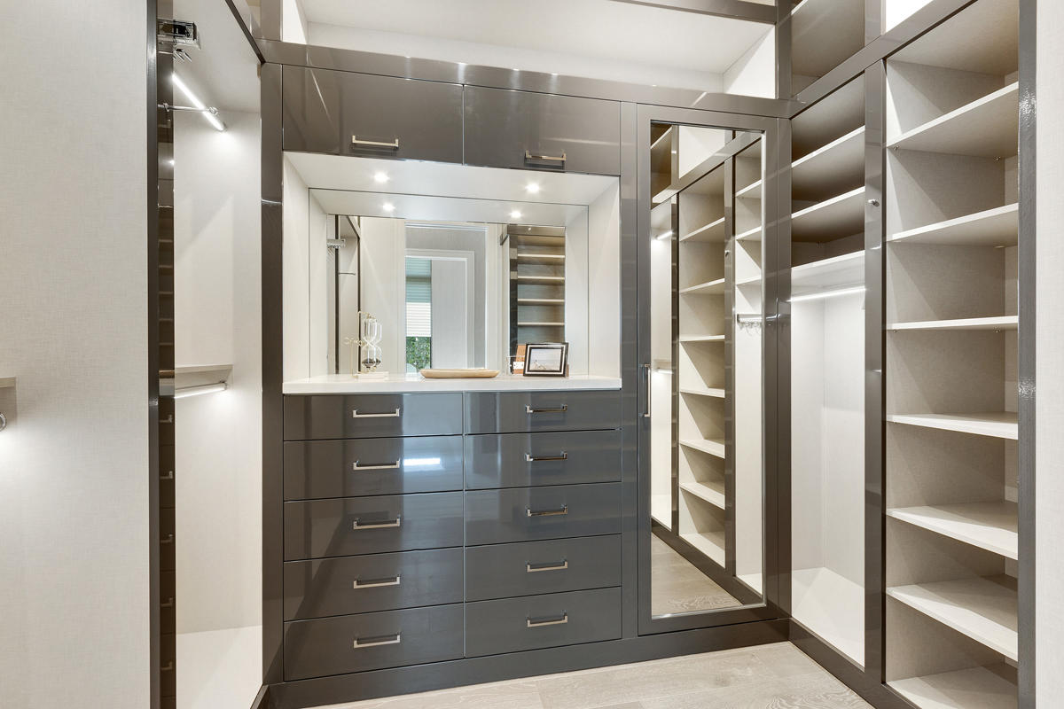 ROYAL PALM YACHT & COUNTRY CLUB - Residential