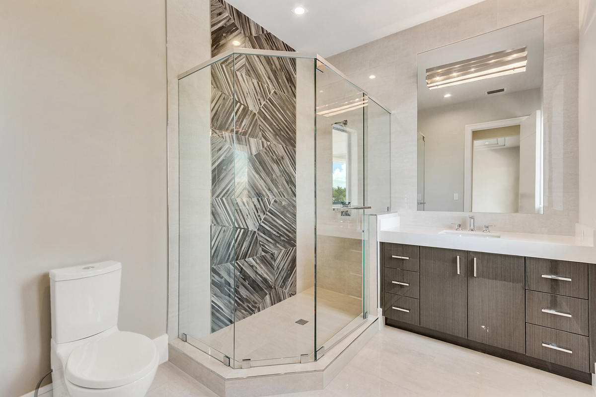 ROYAL PALM YACHT & COUNTRY CLUB - Residential