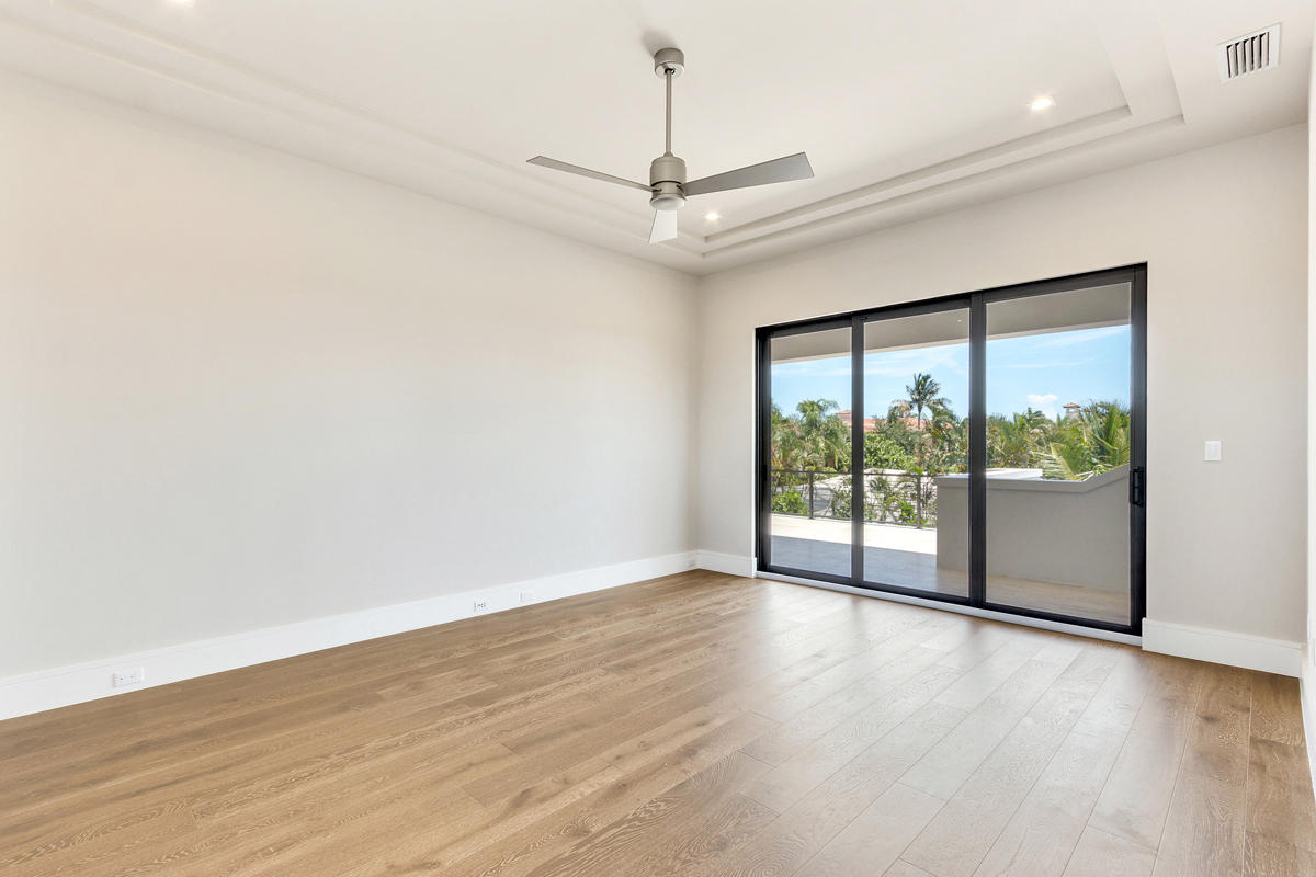 ROYAL PALM YACHT & COUNTRY CLUB - Residential
