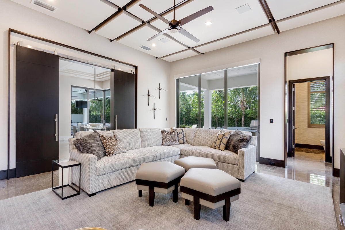 ROYAL PALM YACHT & COUNTRY CLUB - Residential