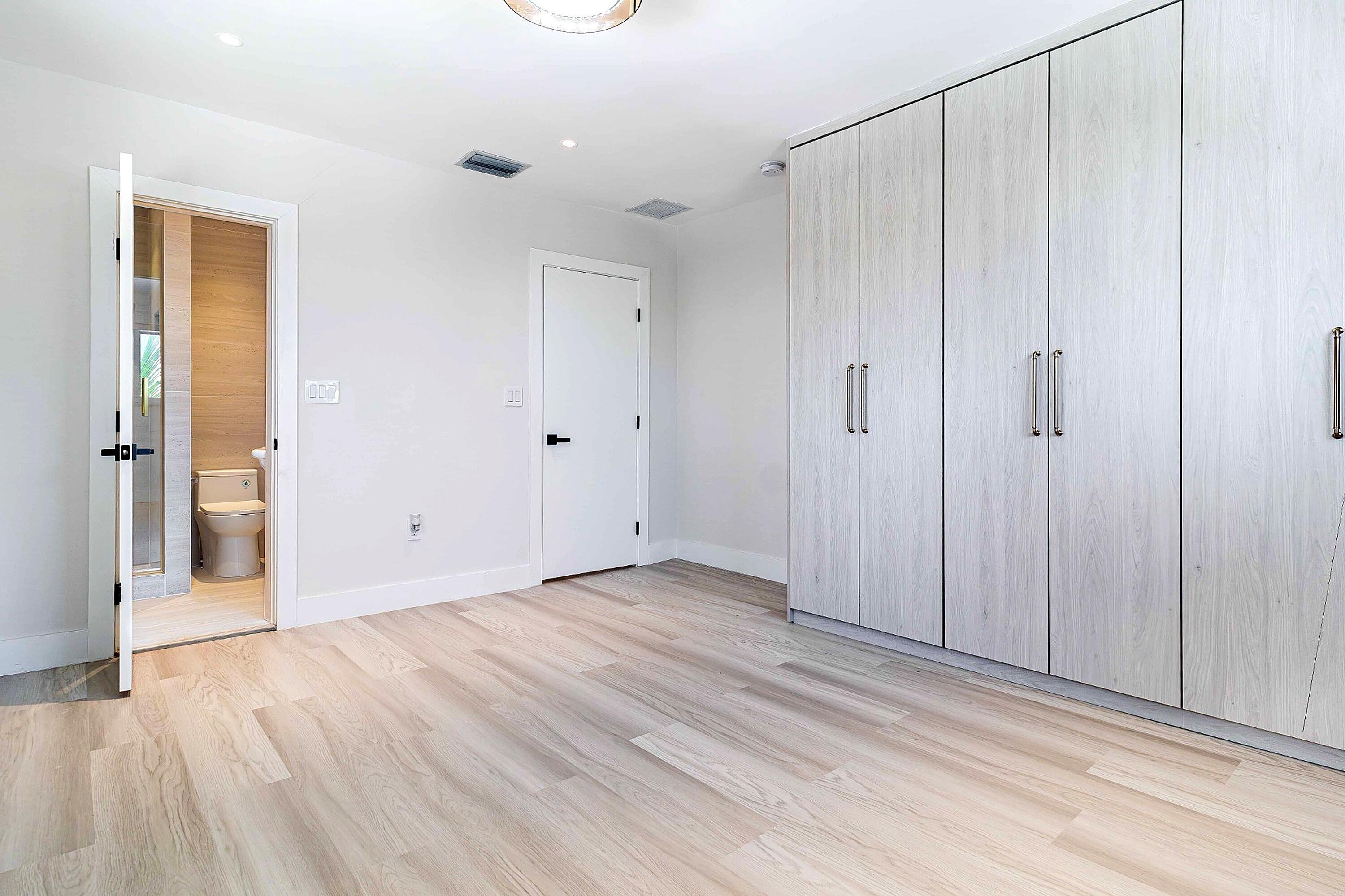 EASTERN SHORES 1ST ADDN - Residential