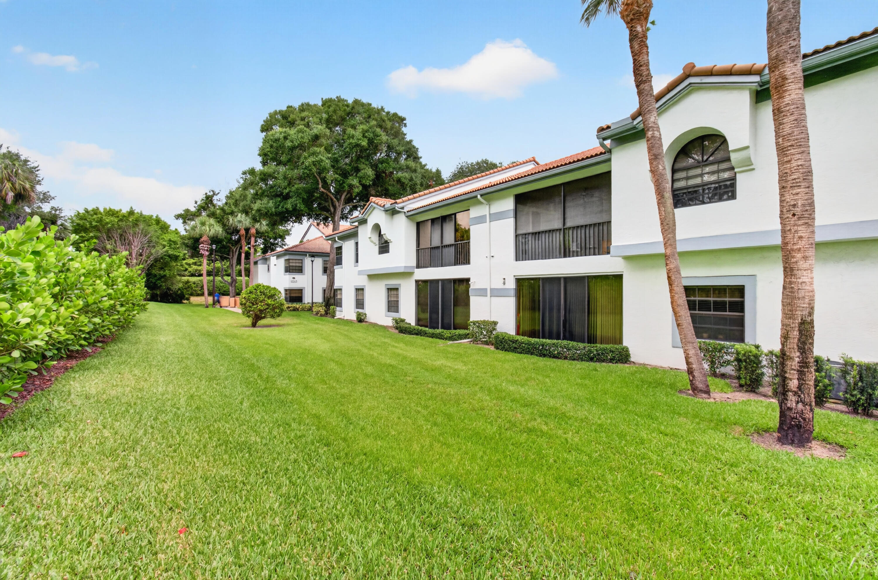ALEXANDRA VILLAGE CONDO/PLATINA - Residential