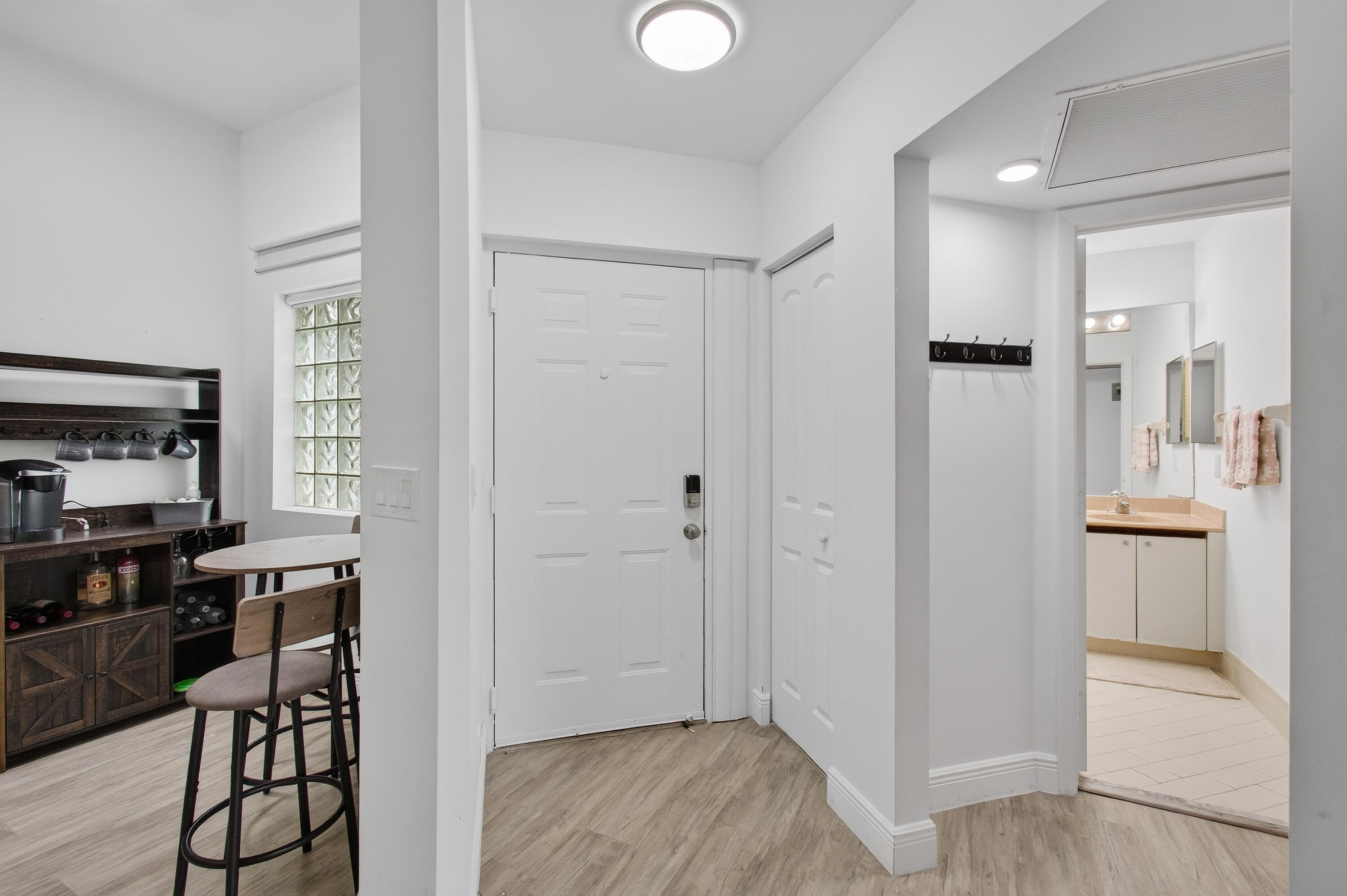ALEXANDRA VILLAGE CONDO/PLATINA - Residential