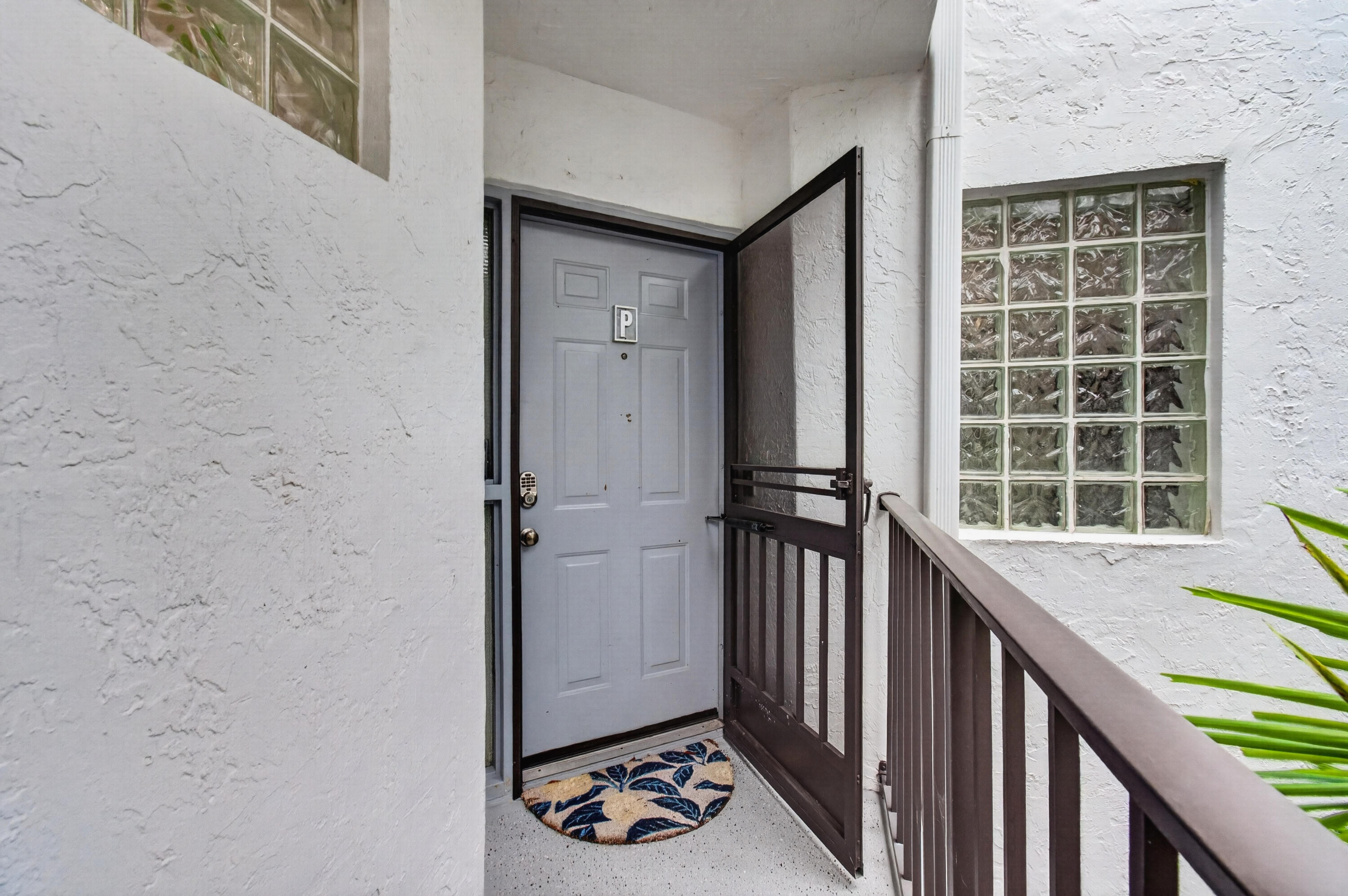 ALEXANDRA VILLAGE CONDO/PLATINA - Residential