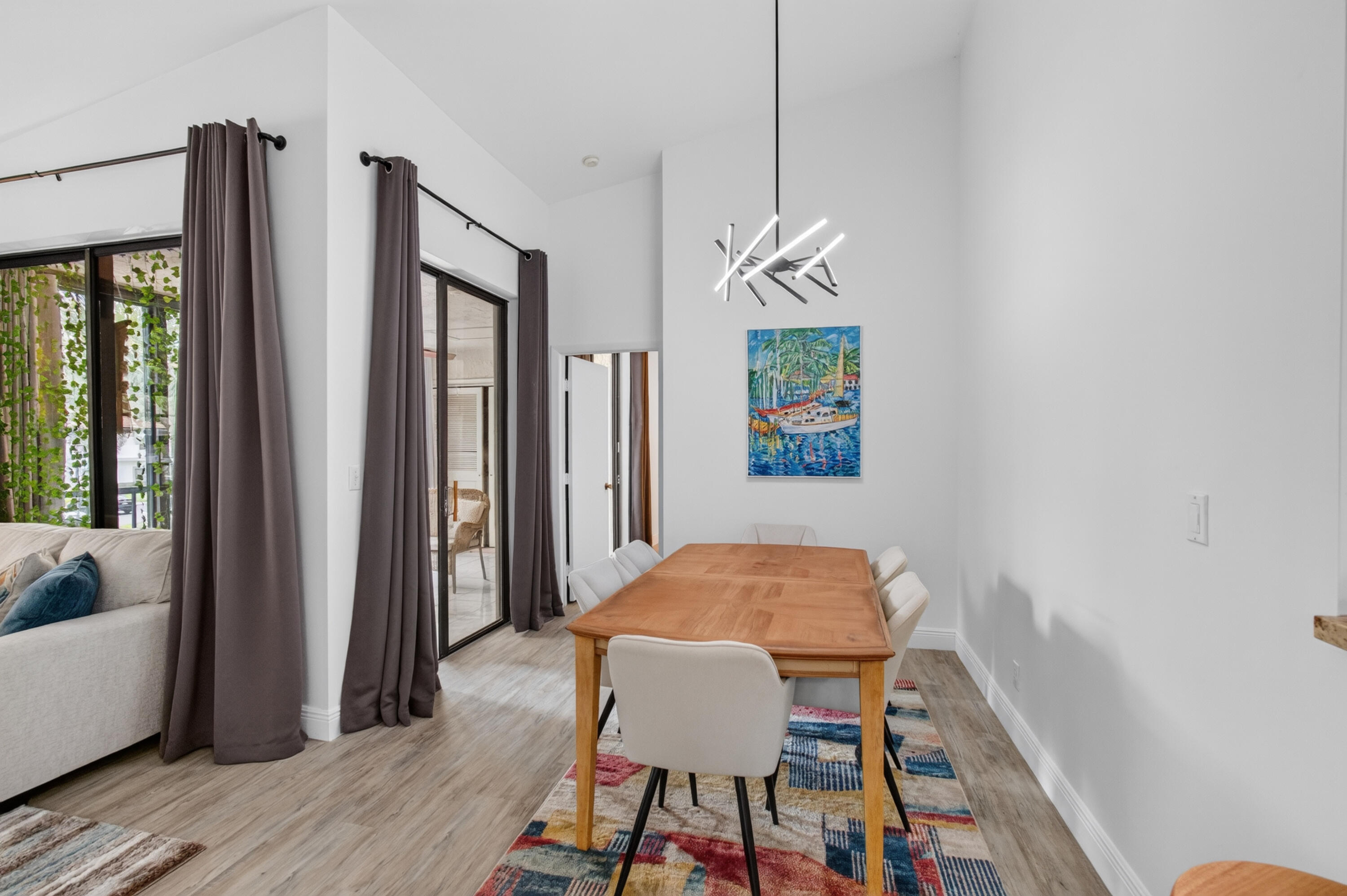ALEXANDRA VILLAGE CONDO/PLATINA - Residential