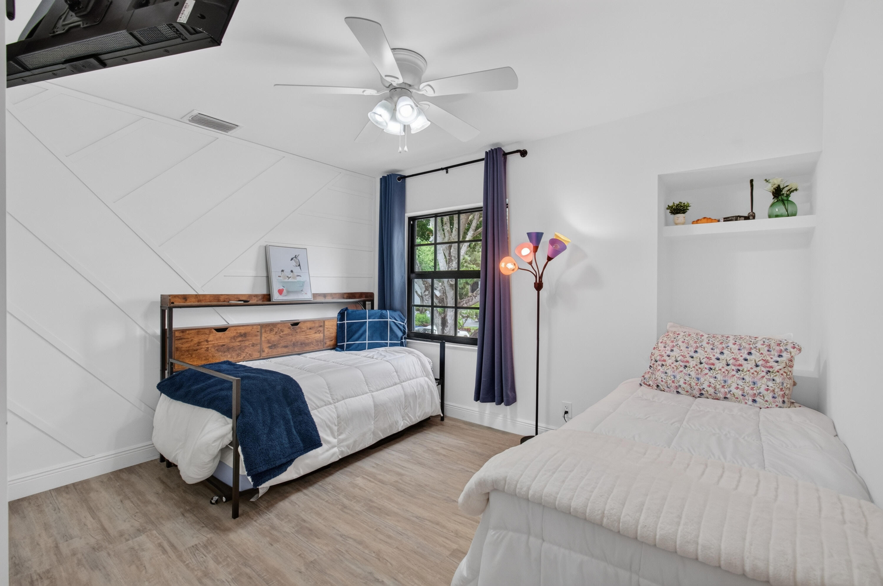 ALEXANDRA VILLAGE CONDO/PLATINA - Residential