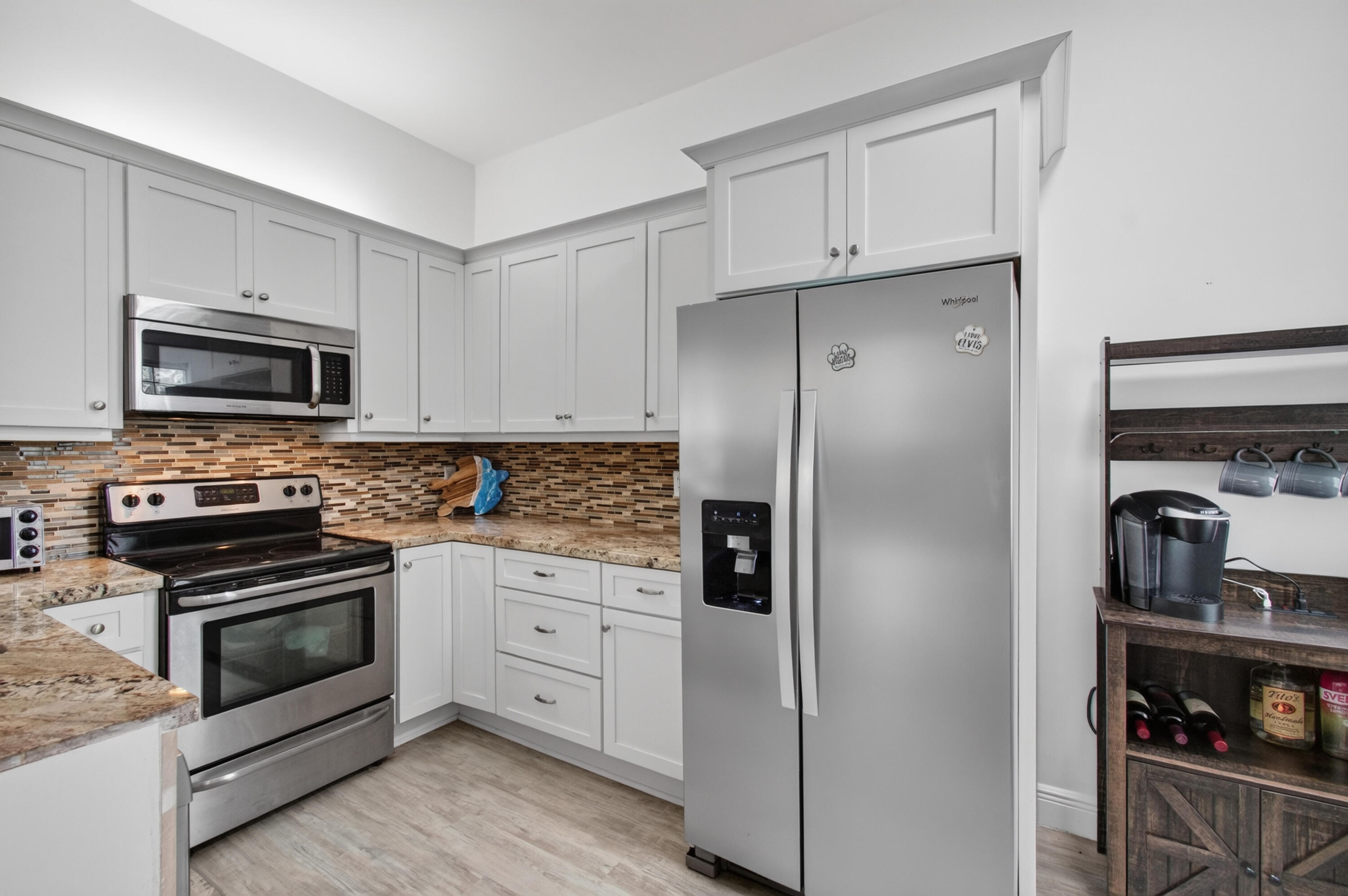 ALEXANDRA VILLAGE CONDO/PLATINA - Residential