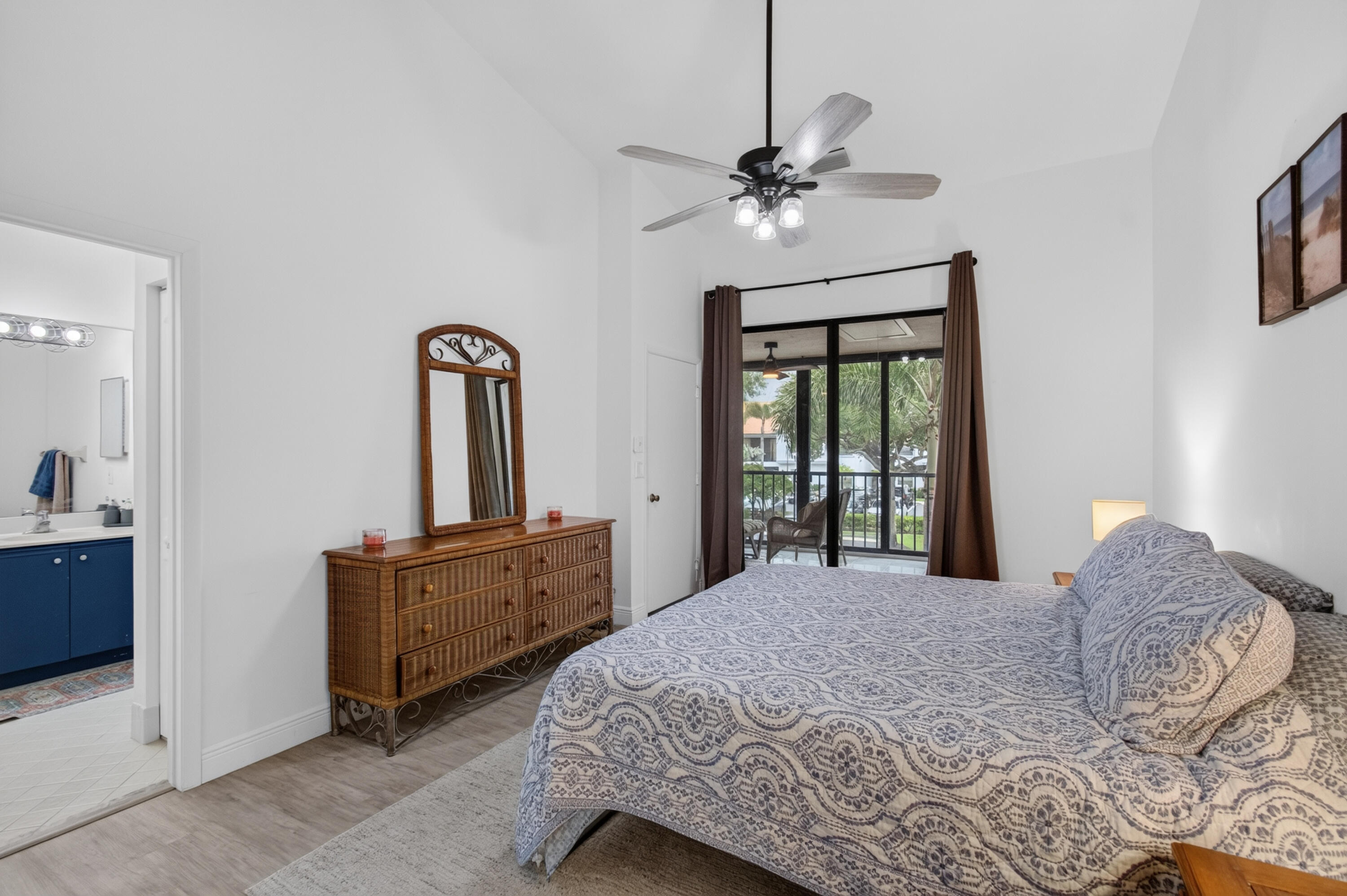 ALEXANDRA VILLAGE CONDO/PLATINA - Residential
