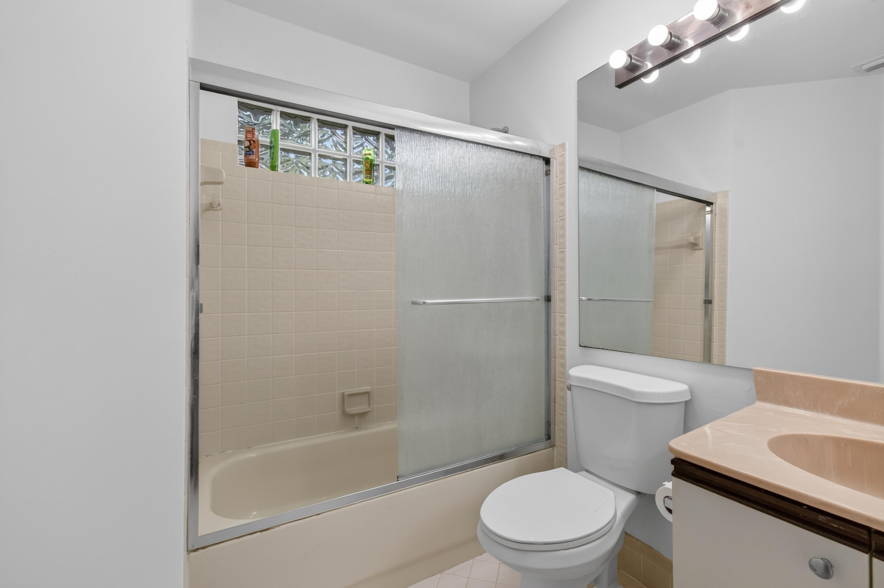 ALEXANDRA VILLAGE CONDO/PLATINA - Residential