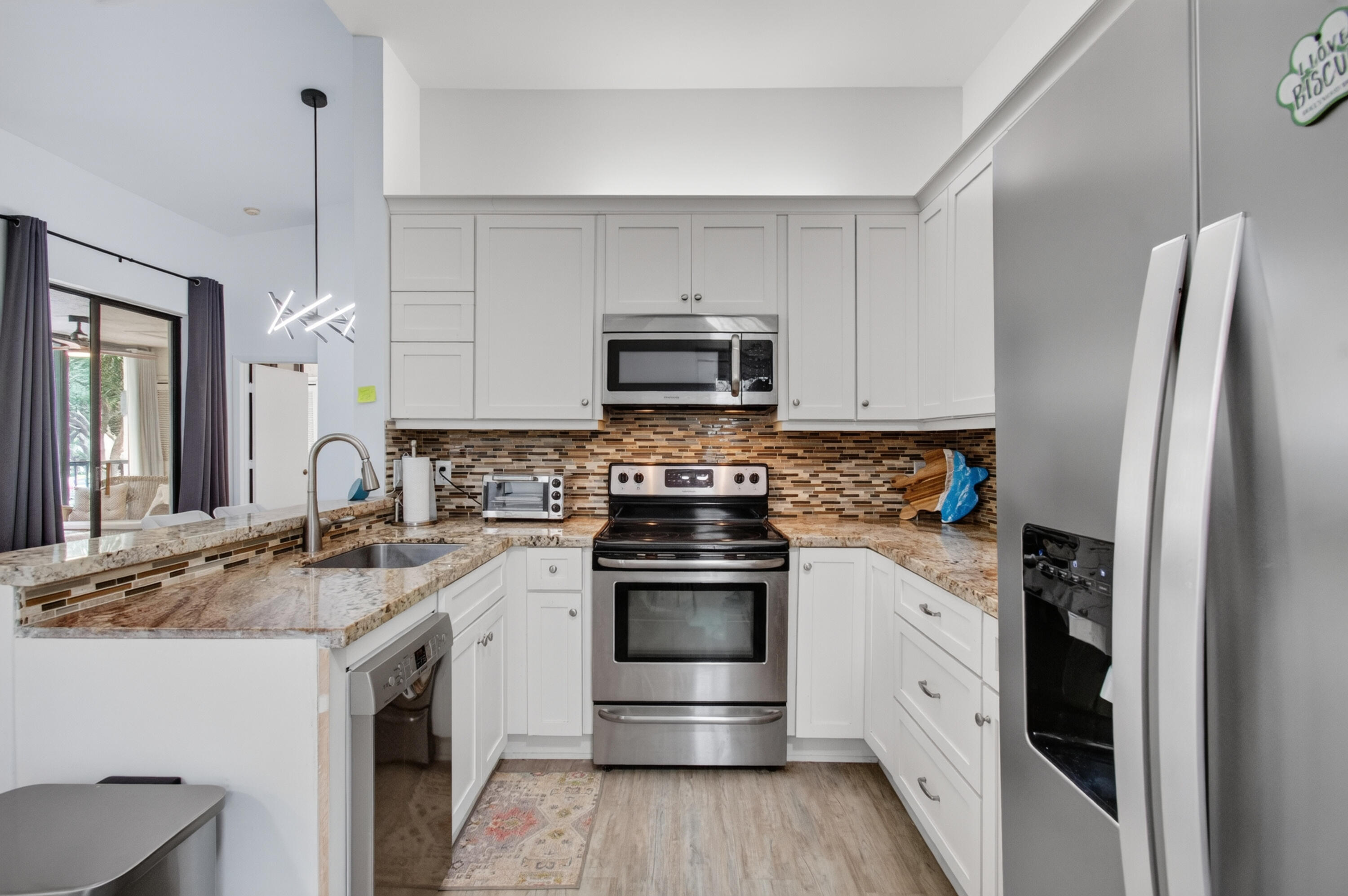 ALEXANDRA VILLAGE CONDO/PLATINA - Residential